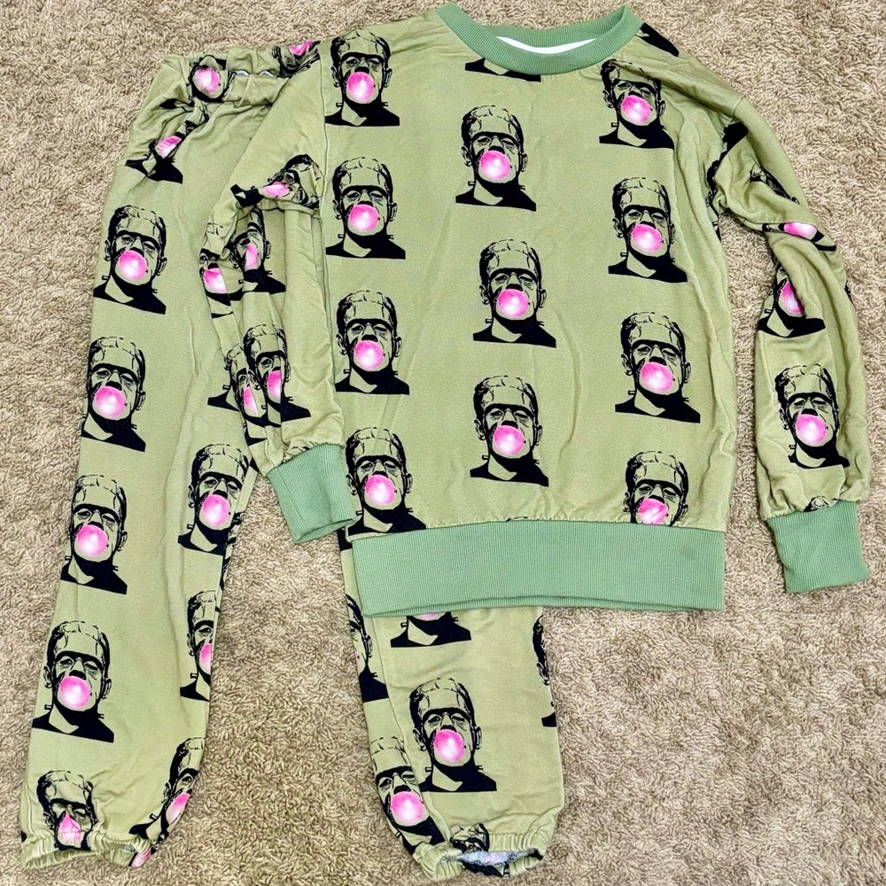 💚 Frankenstein Outfit